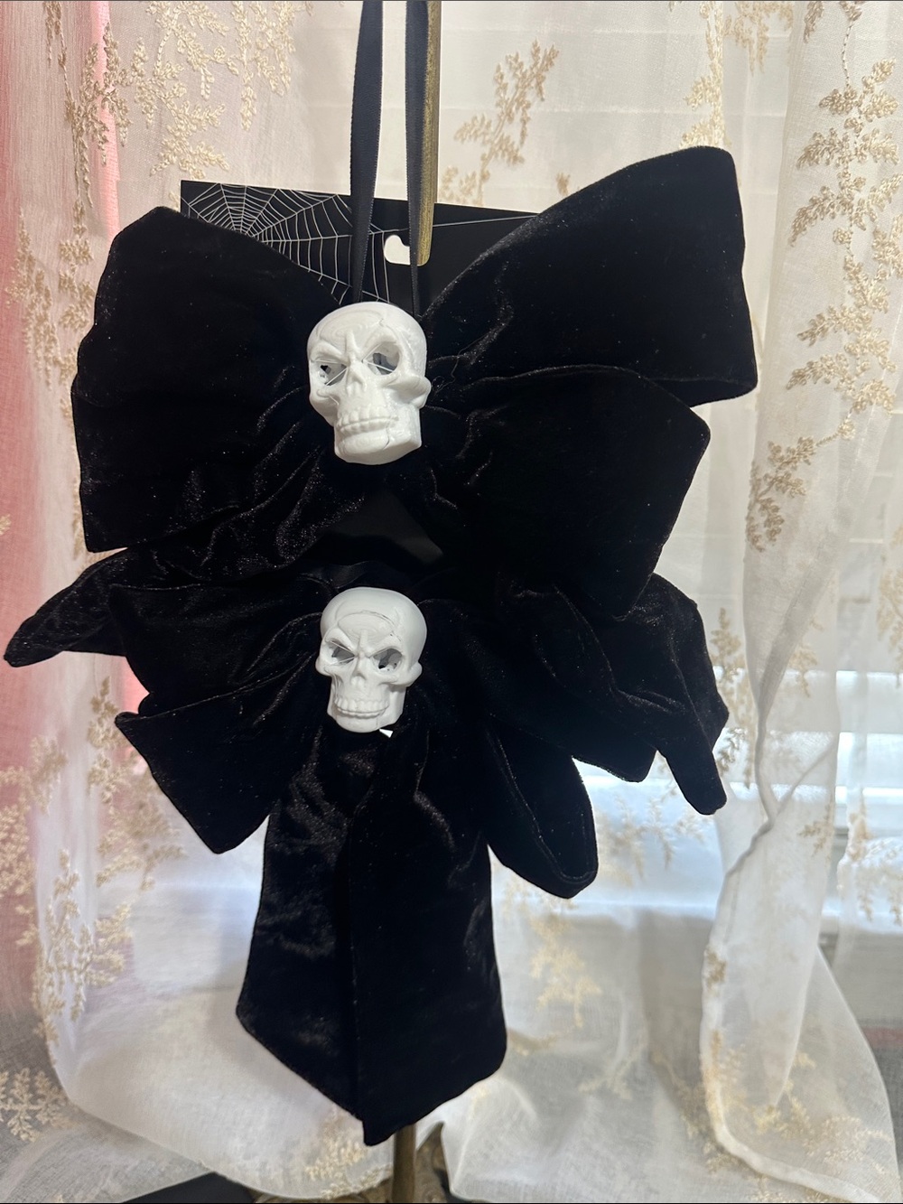 CBC set of 2 Halloween velvet bow with skulls